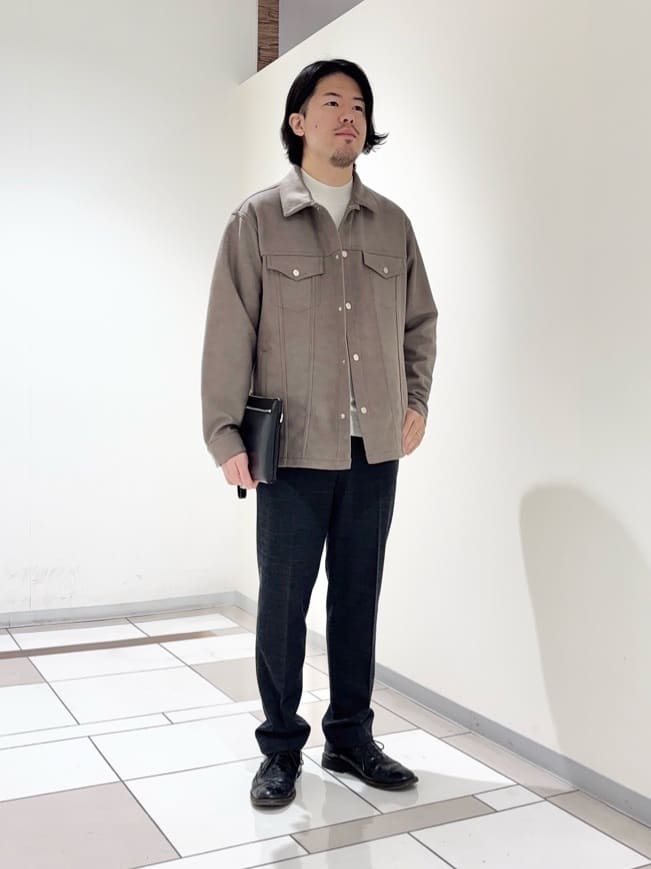 及川さんの「TAKEO KIKUCHI｜ハイゲージ モックネック ニット プルオーバー」を使ったコーディネート
