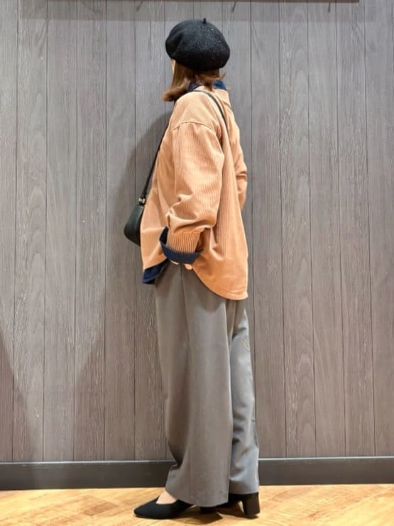 meiさんの「SHOO･LA･RUE｜【洗濯機可/S-LL】すっきり上品きれい見え タックワイドパンツ」を使ったコーディネート