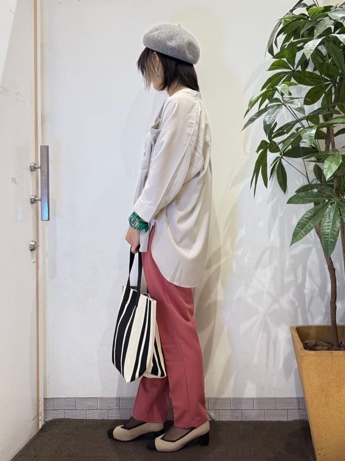 misakiさんの「SHOO･LA･RUE｜【S-LL/洗濯後しわになりにくい】コットン風 前あきドルマンブラウス」を使ったコーディネート