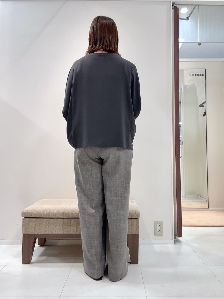 YUIさんの「UNTITLED｜【セットアップ可/洗える】梳毛調合繊2タックワイドパンツ」を使ったコーディネート
