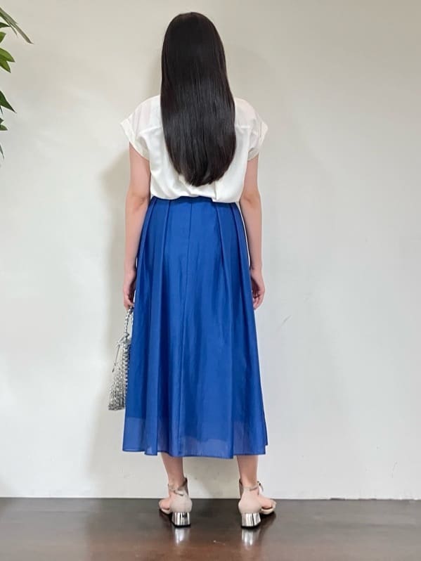 カレンさんの「UNTITLED｜【後ろウエストゴム/洗える】シアーフレアースカート」を使ったコーディネート