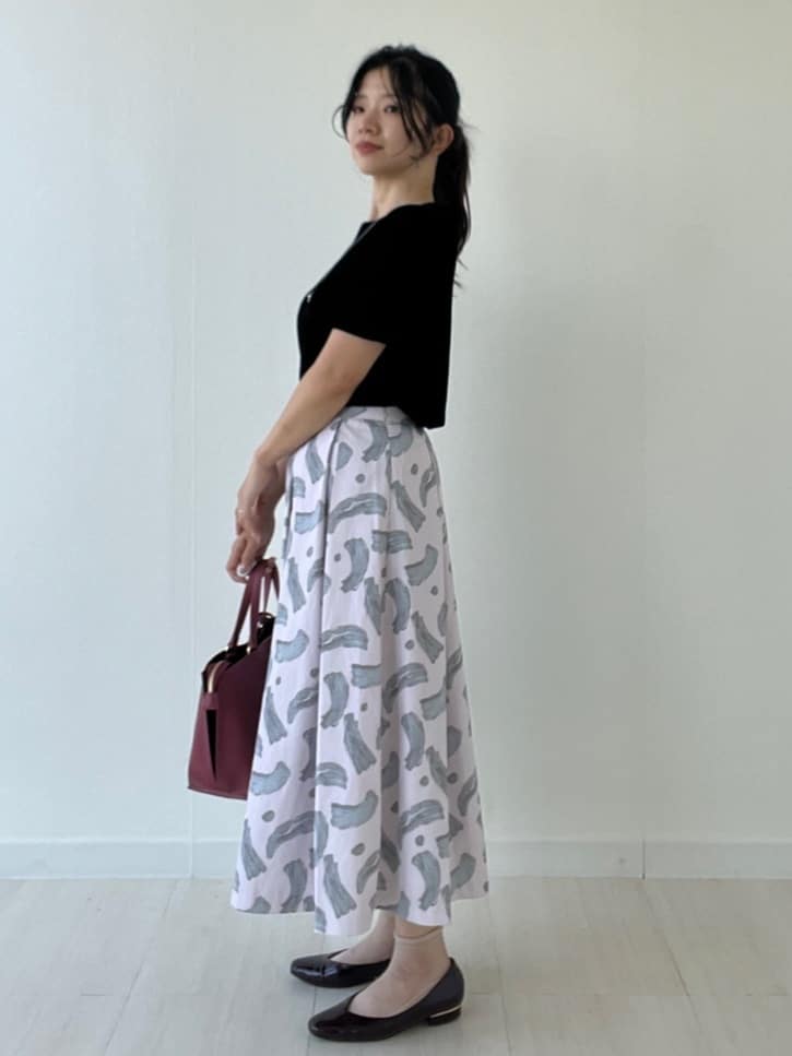 Mori Moriさんの「index｜フロッキーチュールTシャツ【洗濯機洗い可】」を使ったコーディネート