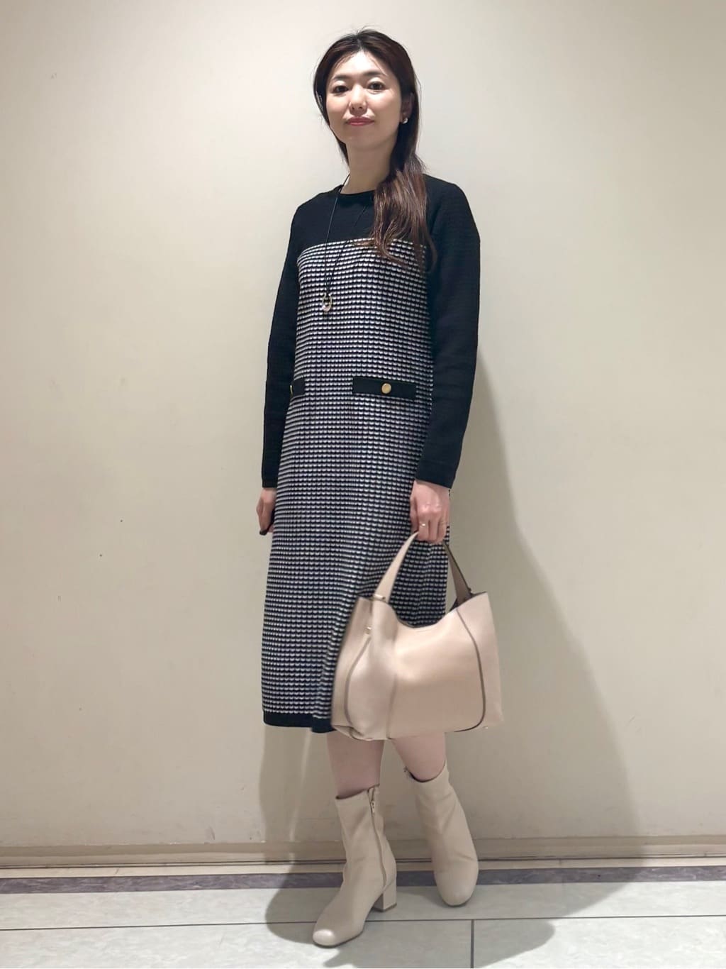 sakiさんの「COUP DE CHANCE｜【手洗い可】配色ニットワンピース」を使ったコーディネート