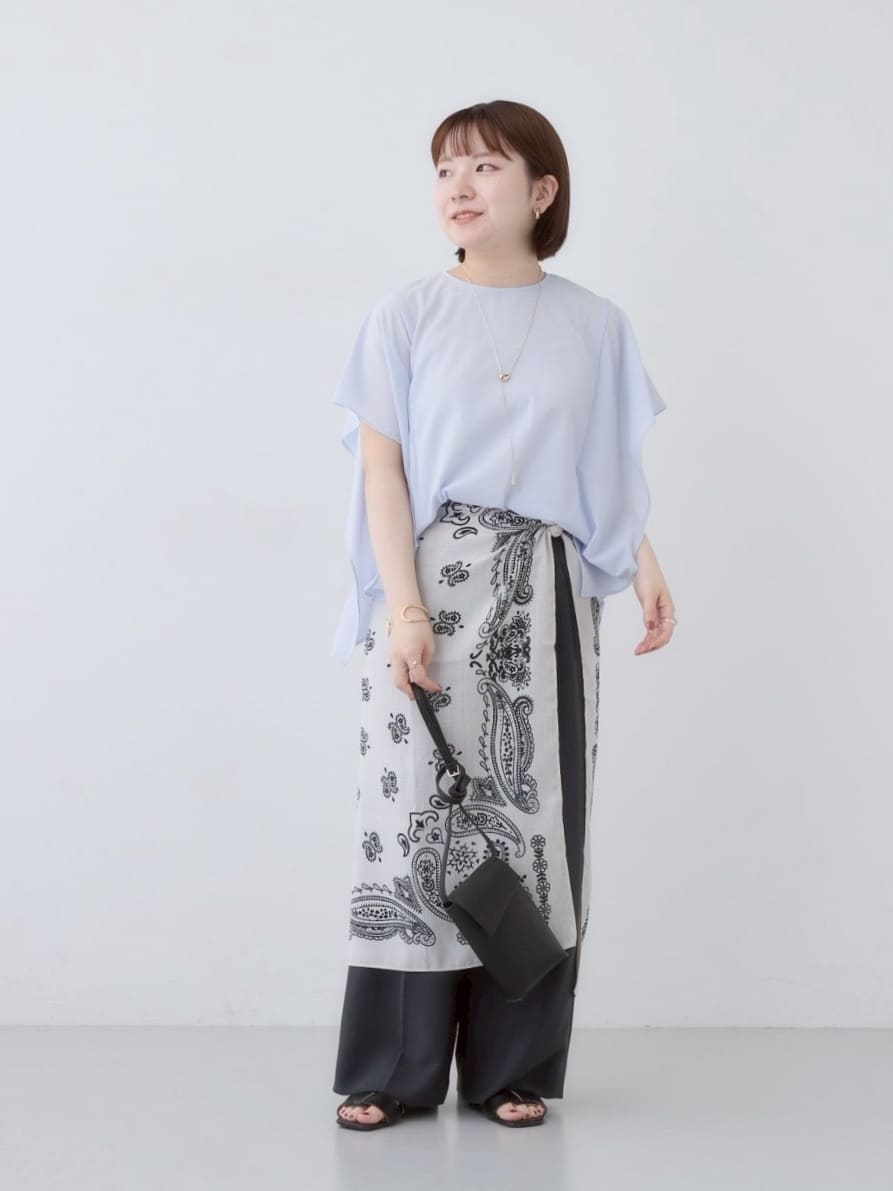 sakuさんの「INDIVI｜【体型カバー】スクエアブラウス」を使ったコーディネート