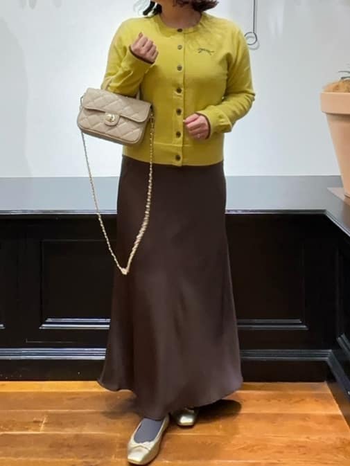 Asamiさんの「DRESSTERIOR｜ストレッチヴィンテージサテンナロースカート」を使ったコーディネート