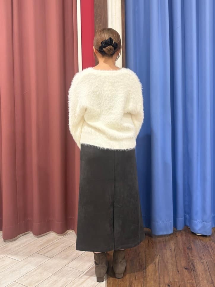 SAKUさんの「SHOO･LA･RUE｜フェザーVネックカーディガン」を使ったコーディネート