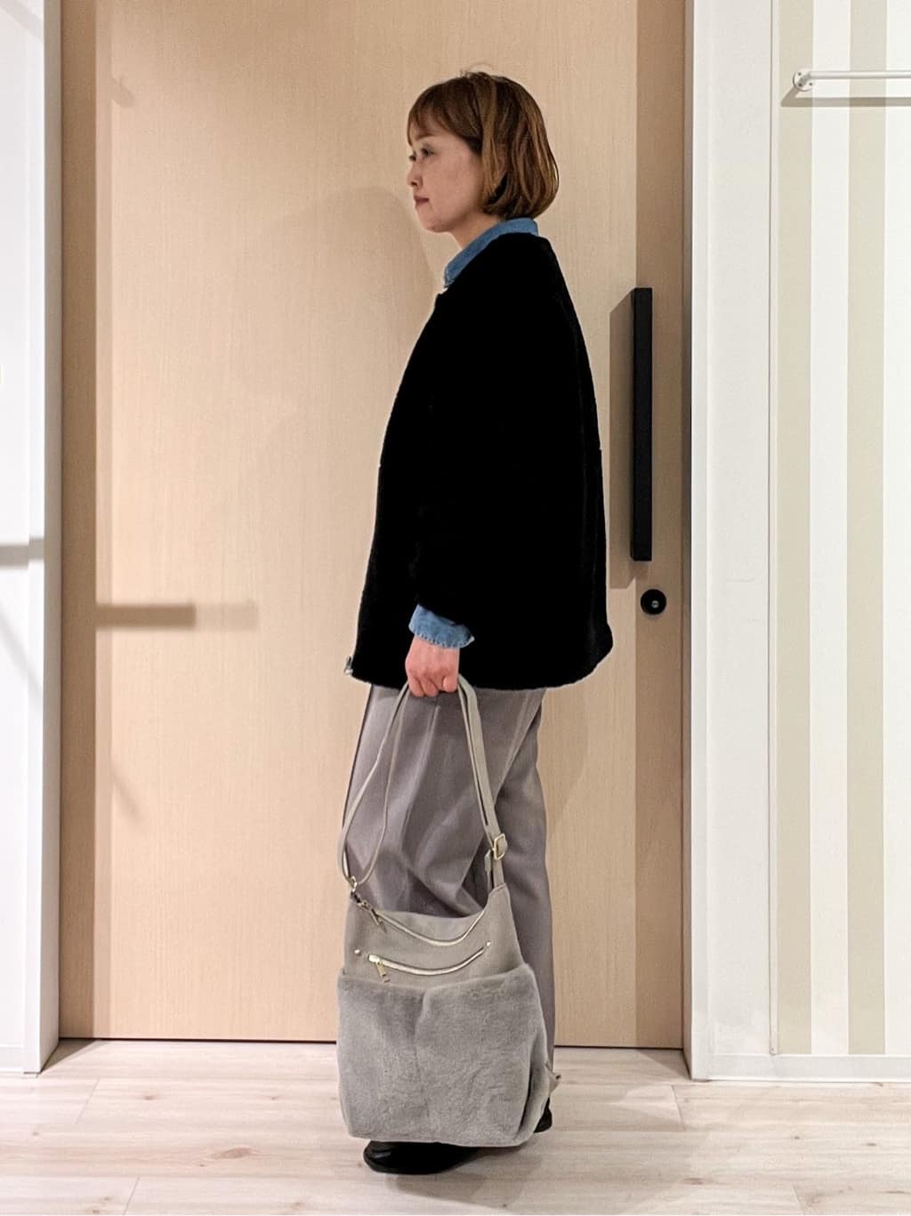 ぷくりんさんの「SHOO･LA･RUE｜【洗濯機可/S-LL/高レビュー】上品シルエットで美しい イージーワイドパンツ」を使ったコーディネート