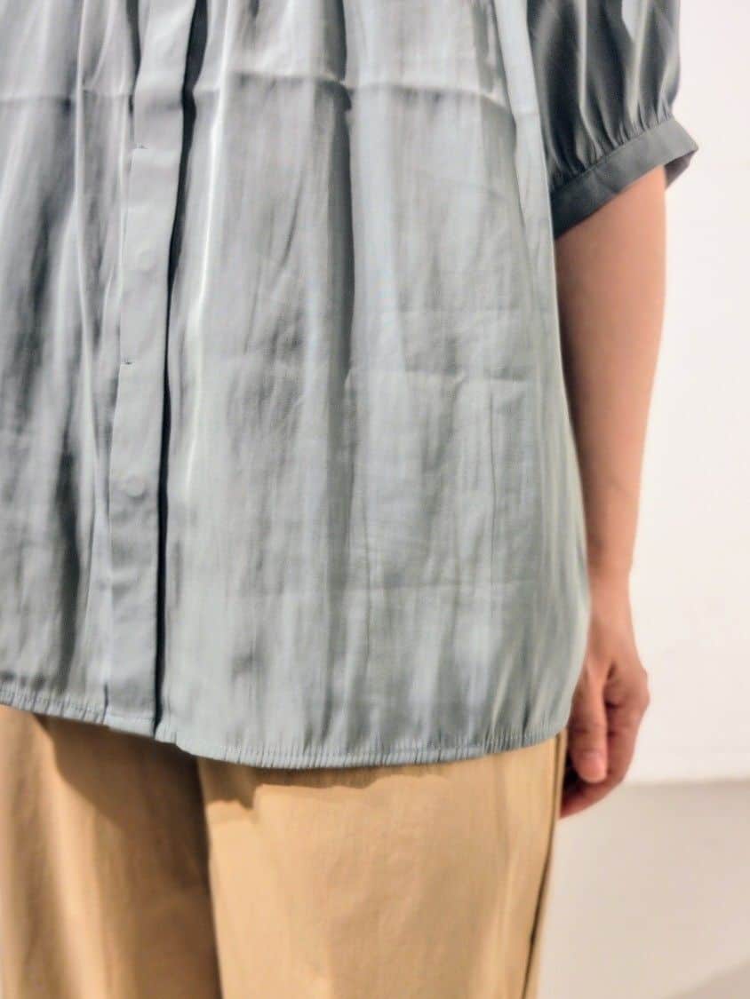 kodamaさんの「THE SHOP TK｜【インしなくも決まる】サテンギャザー5分袖ブラウス」を使ったコーディネート