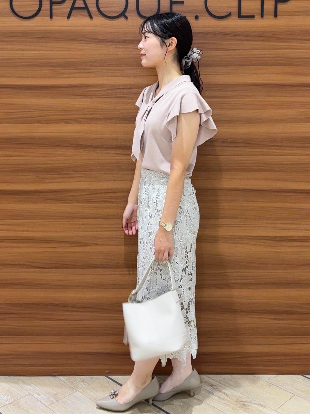 きみさんの「OPAQUE.CLIP｜フレアスリーブボウタイニット【洗濯機洗い可／接触冷感／抗ピル】」を使ったコーディネート