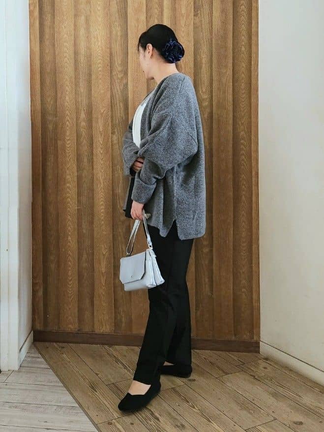 くまさんの「SHOO･LA･RUE｜【高レビュー/SS-LL/美脚シルエット】すっきりきれい見え テーパードパンツ」を使ったコーディネート