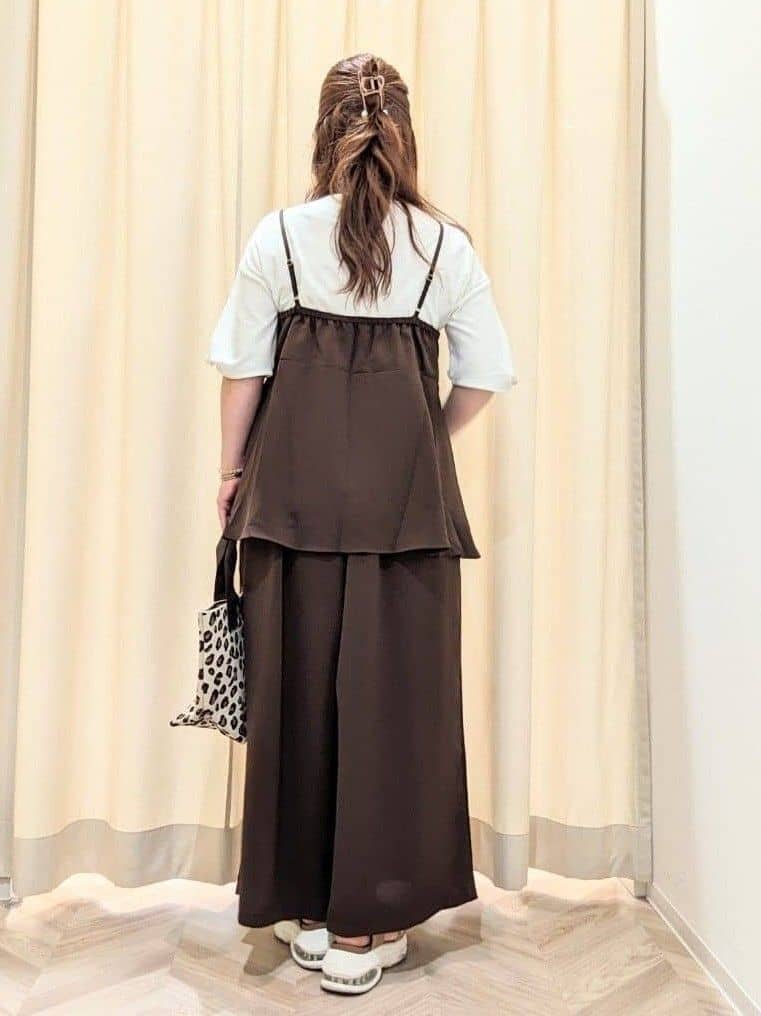 うっちーさんの「SHOO･LA･RUE｜【ひんやり/洗える/S-LL】袖ねじりシルケットトップス」を使ったコーディネート
