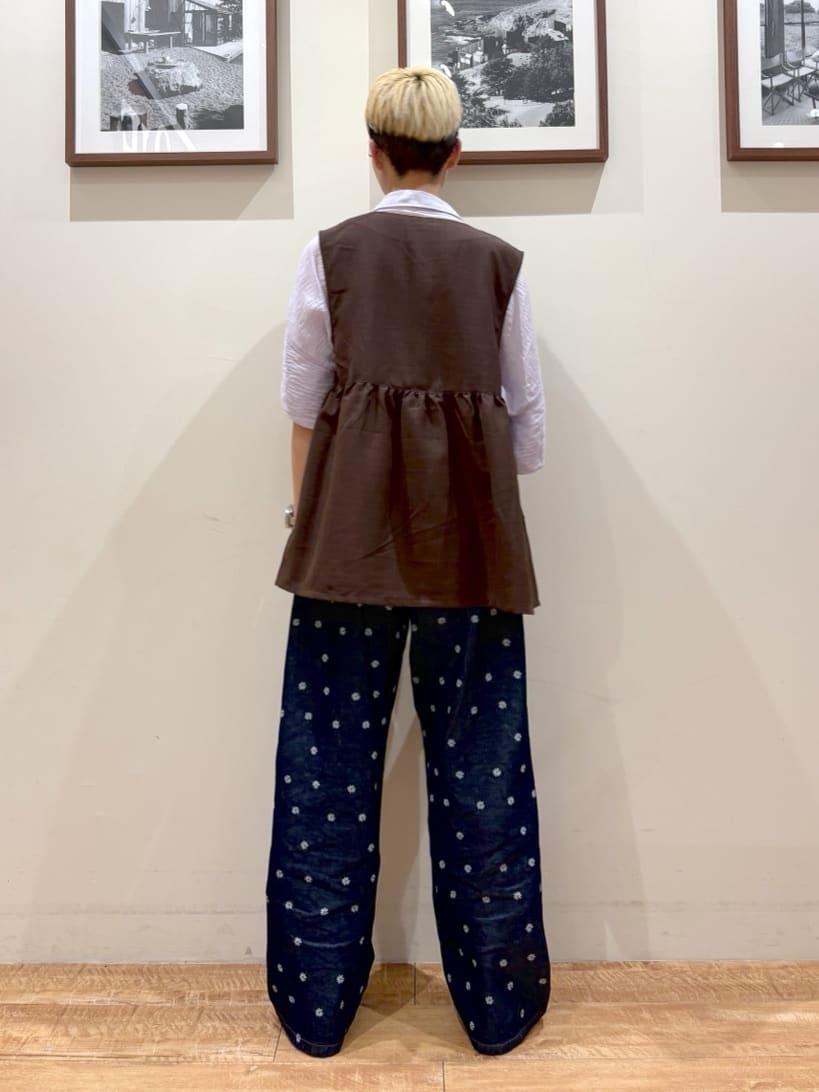Ayumiさんの「SHOO･LA･RUE｜ゆるっと感がこなれ見え ワッシャーシアー半袖シャツ」を使ったコーディネート