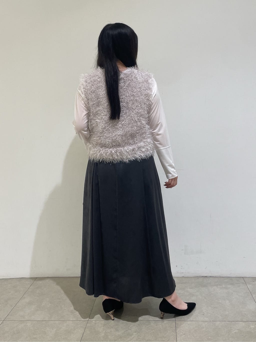 emikaさんの「INDIVI｜ストレッチシアーロングTシャツ」を使ったコーディネート