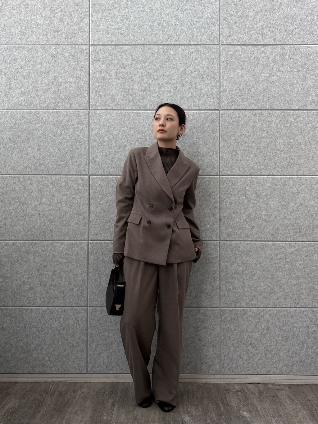 ayanoさんの「INDIVI｜◆Comfy SET UP｜イージーストレートスラックス【セットアップ対応／通勤／カセット服】」を使ったコーディネート