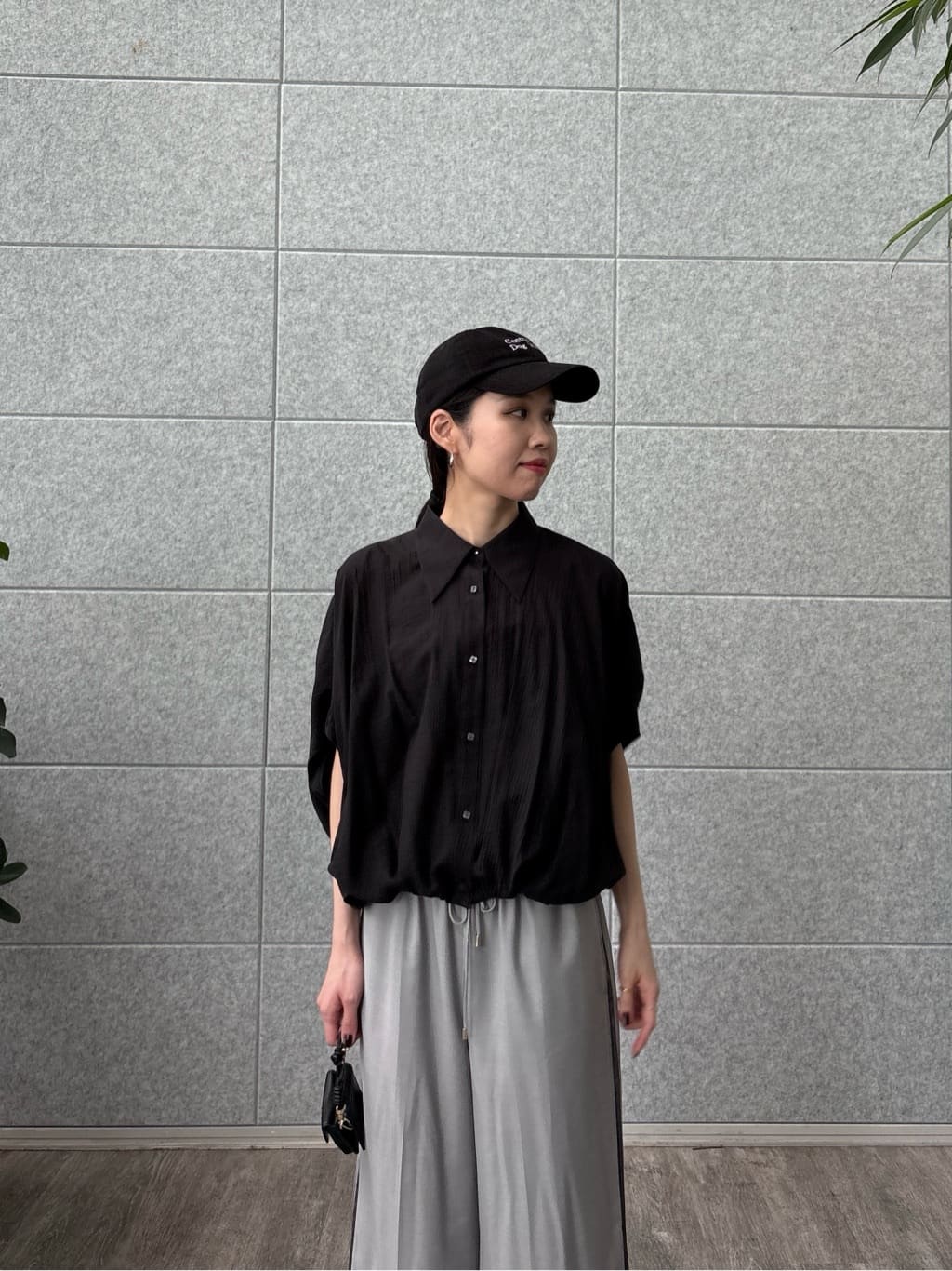 ひなさんの「INDIVI｜バルーンフォルムブラウス」を使ったコーディネート