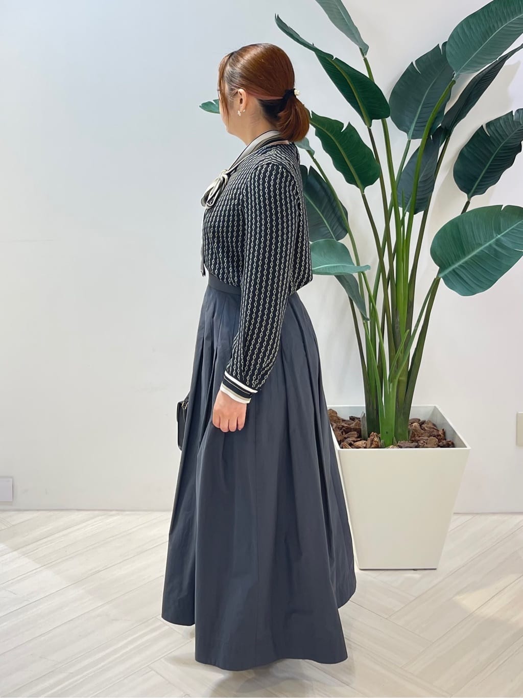 Tomoさんの「UNTITLED｜【手洗い可／日本製】チェーン柄ブラウス」を使ったコーディネート