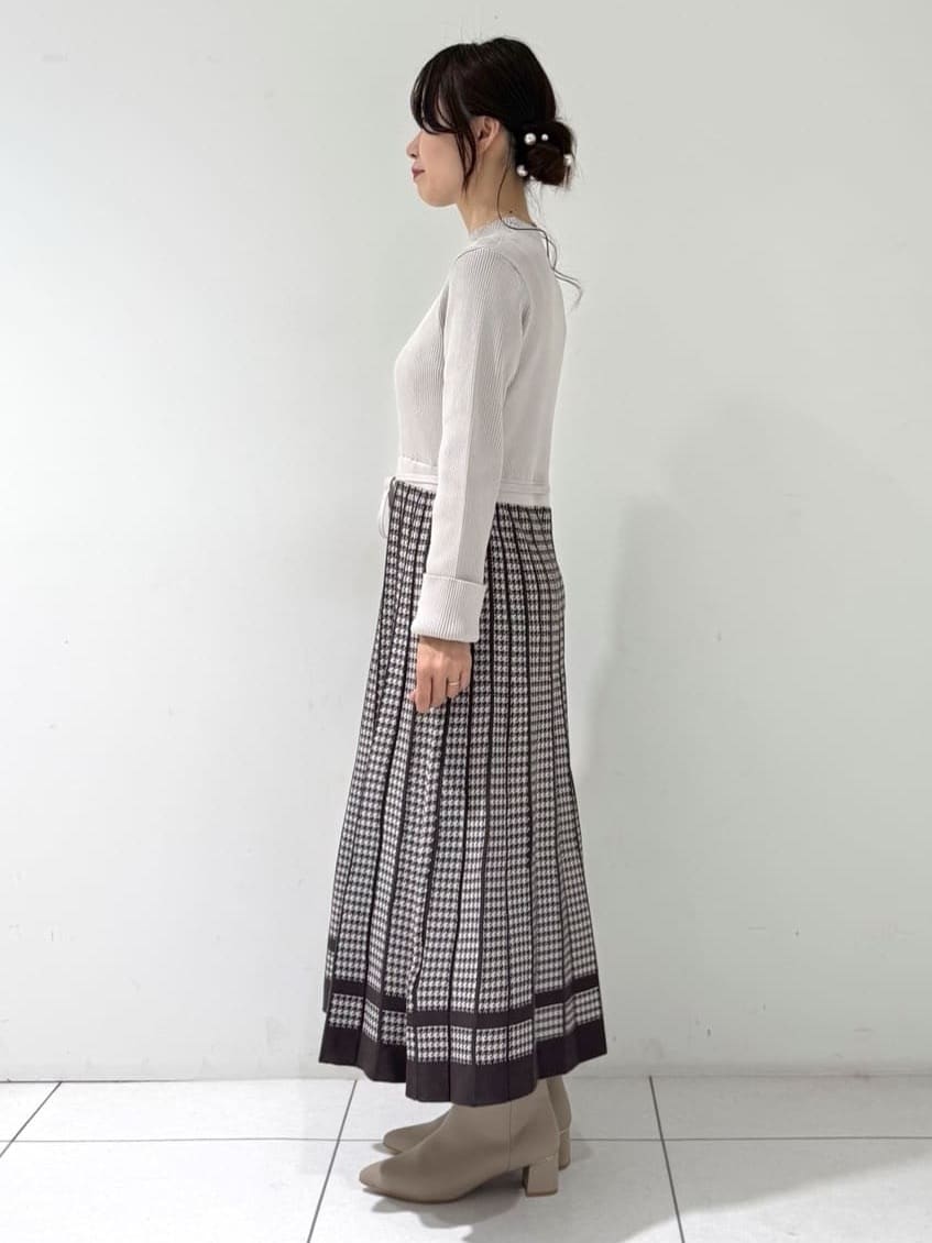 kozuさんの「index｜千鳥チェックバイカラーニットワンピース【洗濯機OK／抗ピル】」を使ったコーディネート