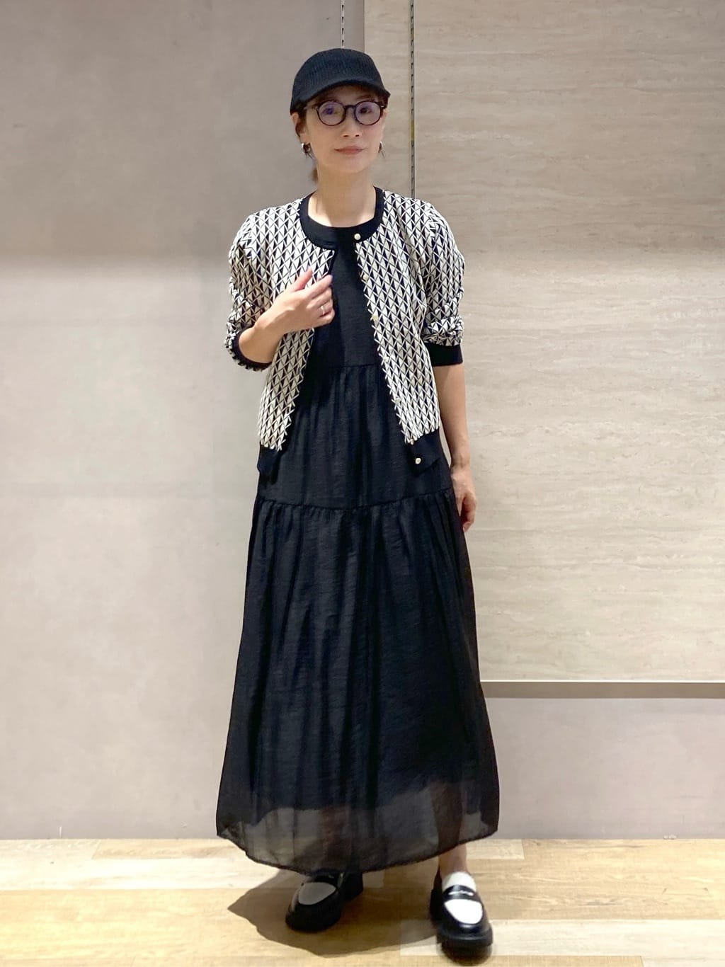 たけねぇさんの「OPAQUE.CLIP｜麻混シアーギャザーティアードワンピース【洗濯機洗い可】」を使ったコーディネート