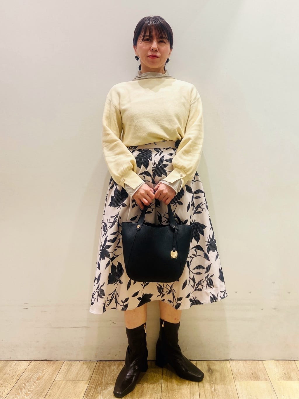 YUKOさんの「index｜ラメガーター編みボートネックニット【洗濯機OK】《8col／XS～LL》」を使ったコーディネート