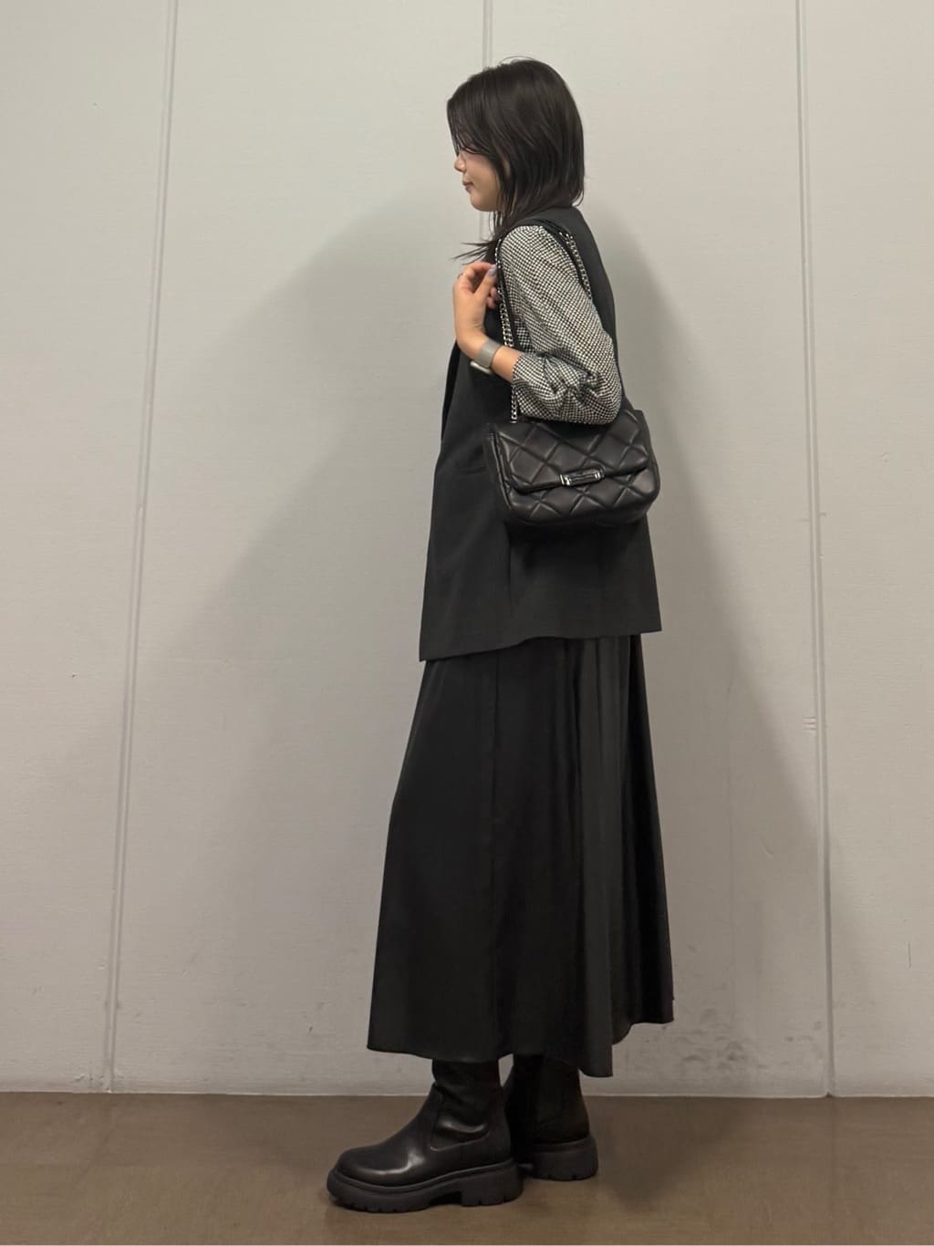 mizukiさんの「INDIVI｜【セットアップ可能】凹凸ストレッチ素材テーラードカラージレジャケット」を使ったコーディネート