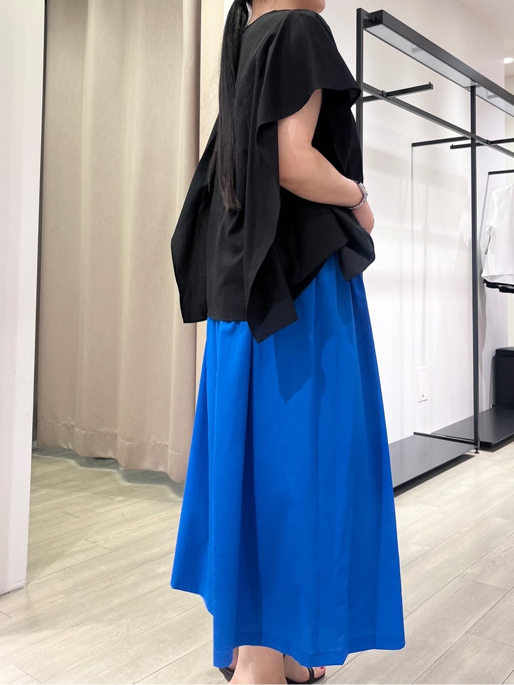 hasuさんの「INDIVI｜【体型カバー】スクエアブラウス」を使ったコーディネート