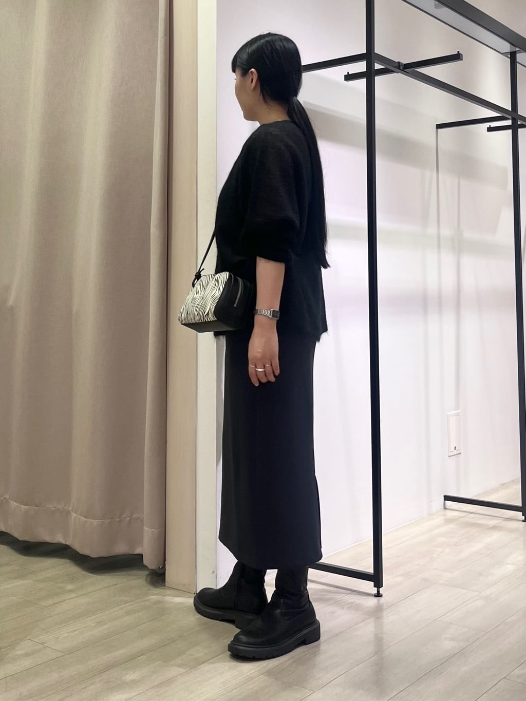 hasuさんの「INDIVI｜【キッドモヘヤ素材】ラウンドヘムニット」を使ったコーディネート