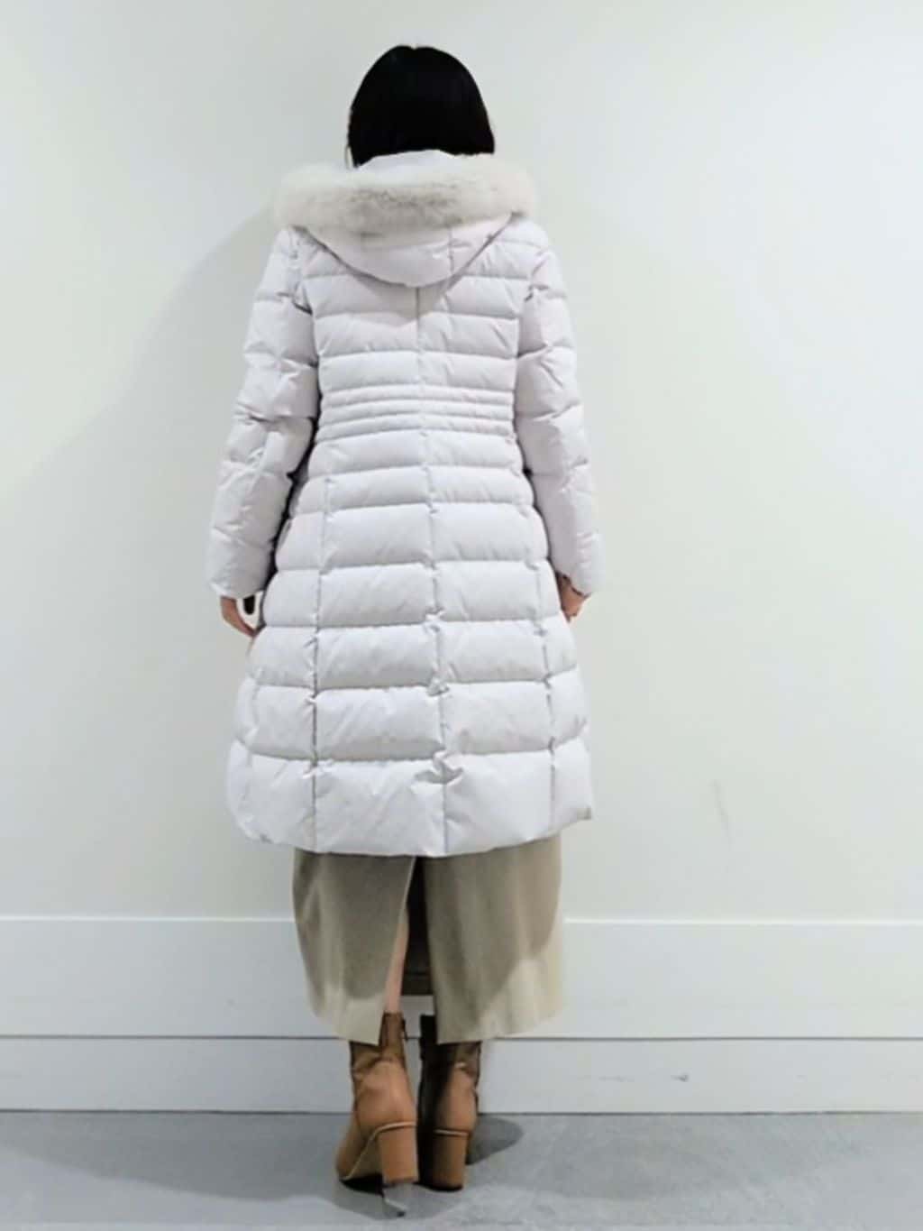 ミズタさんの「UNTITLED｜【はっ水機能/フード取り外し可/防寒】ロングダウンコート」を使ったコーディネート