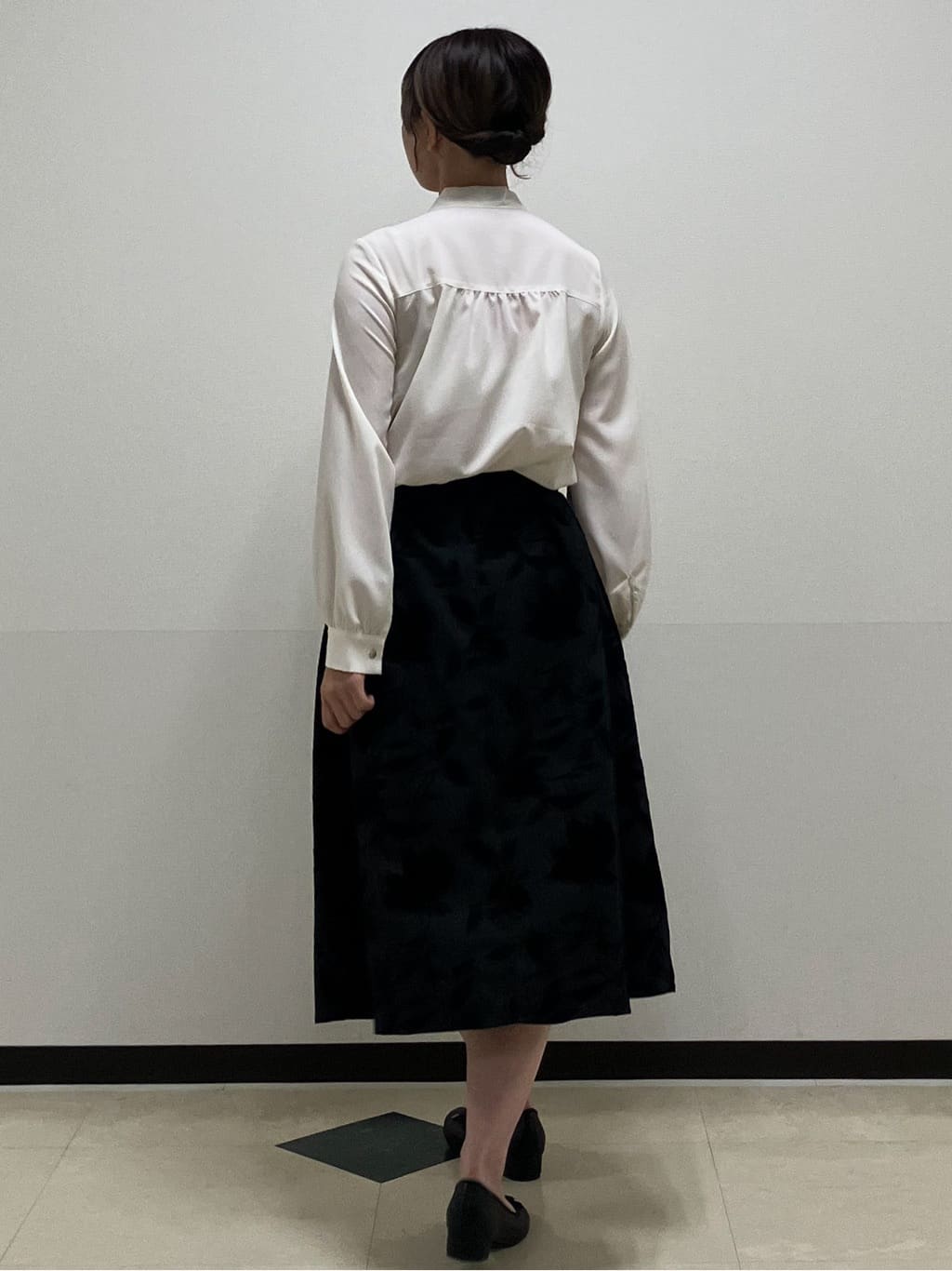 MAYUKIさんの「index｜アシンメトリーレイヤードボウタイブラウス【洗濯機OK／イージーアイロン／防シワ】《XS～3L》」を使ったコーディネート