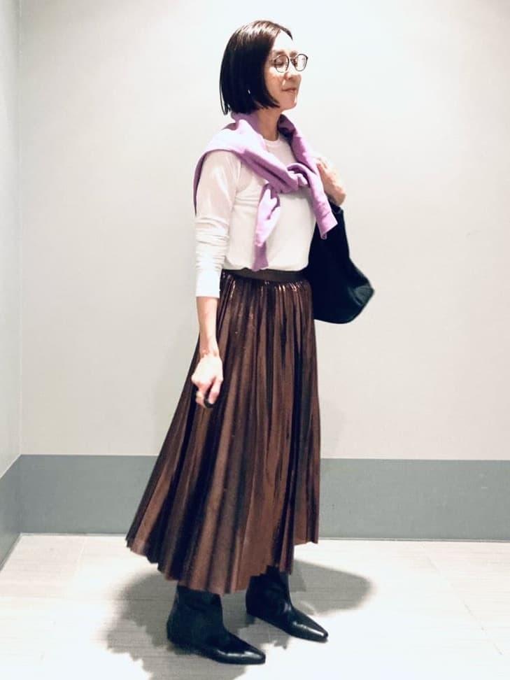 Furuさんの「DRESSTERIOR｜◆【洗える/ストレッチ性/オンオフ】箔プリントプリーツスカート」を使ったコーディネート