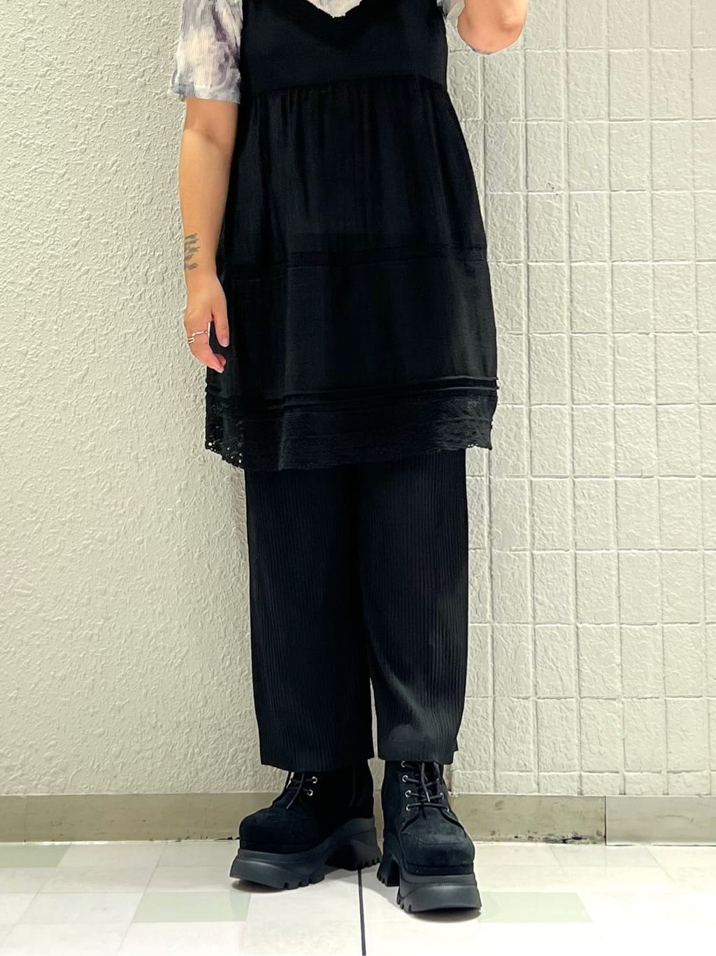 TAKAさんの「ESPERANZA｜レースアップバックル厚底ブーツ」を使ったコーディネート