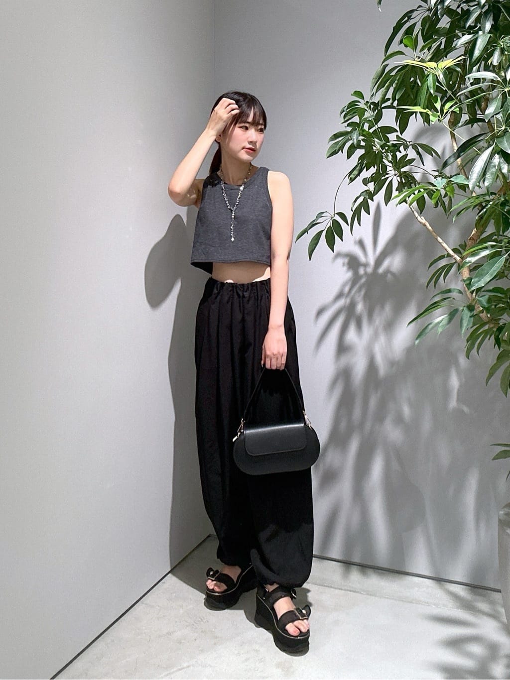 Renoさんの「INDIVI｜タンクトップレイヤードワンピース」を使ったコーディネート