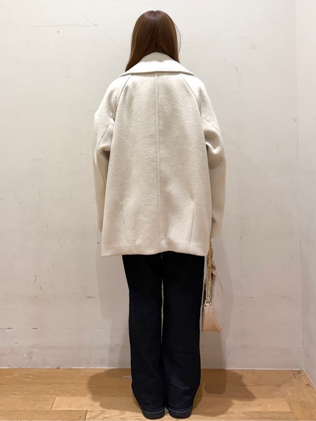 momoさんの「OPAQUE.CLIP｜カシミヤブレンドウールミドルピーコート」を使ったコーディネート