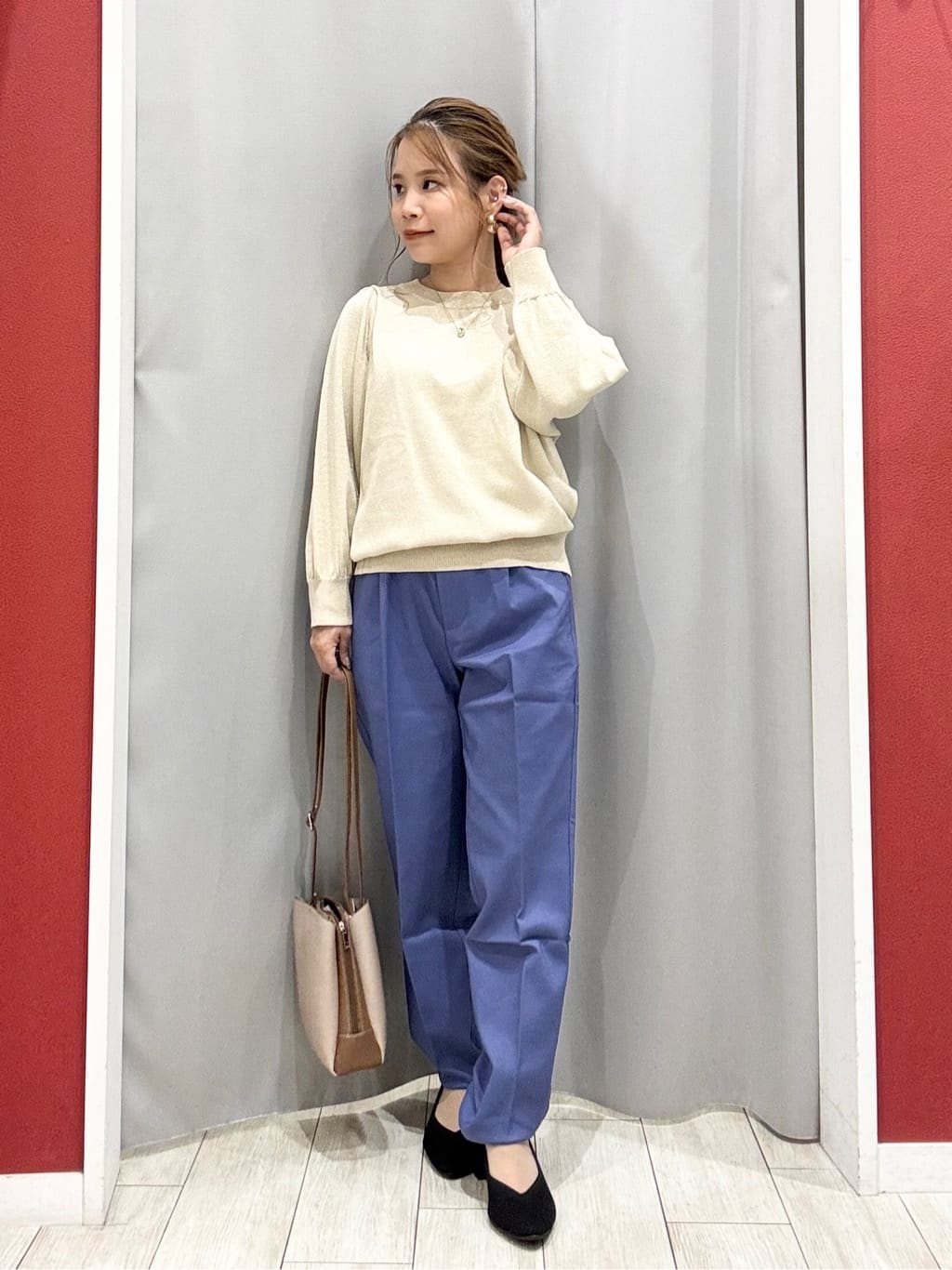 shioさんの「SHOO･LA･RUE｜【洗濯機可/S-3L/美脚シルエット】通勤・セレモニーにも　きちんと見えする ソフトスティックパンツ」を使ったコーディネート