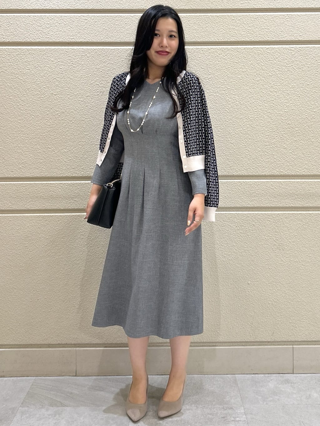 Momokaさんの「COUP DE CHANCE｜【手洗い可】幾何柄風ジャカードカーディガン」を使ったコーディネート