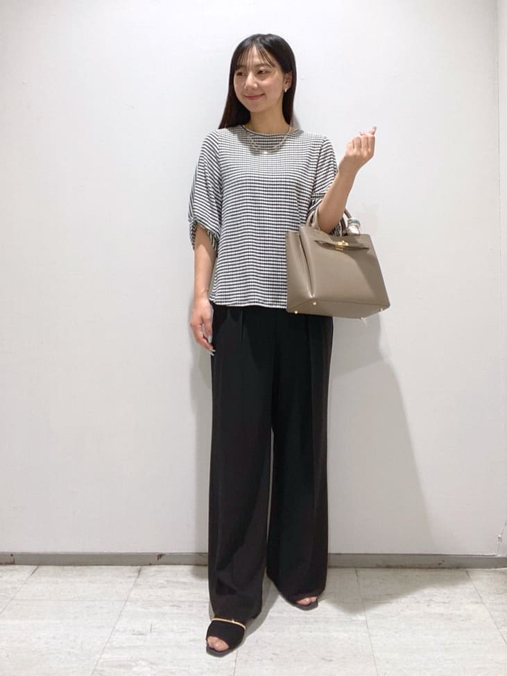 meiさんの「INDIVI｜【UVケア／吸汗速乾】凹凸素材ねじり袖トップス」を使ったコーディネート