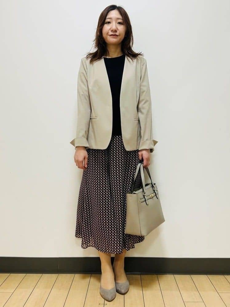 miiiさんの「Reflect｜【WEB先行カラーあり／マシンウォッシュ可／ウエスト総ゴム】コツキ幾何柄ロングスカート」を使ったコーディネート