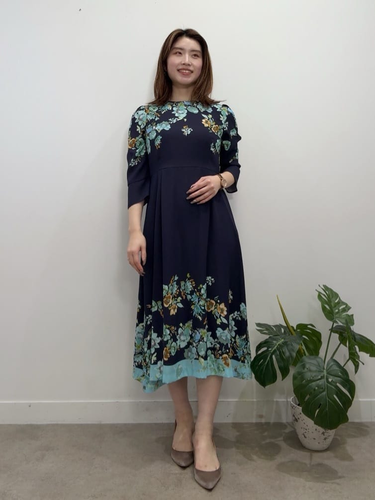 Suma Una本部スタッフさんの「SunaUna｜【手洗い可】花柄パネルワンピース」を使ったコーディネート