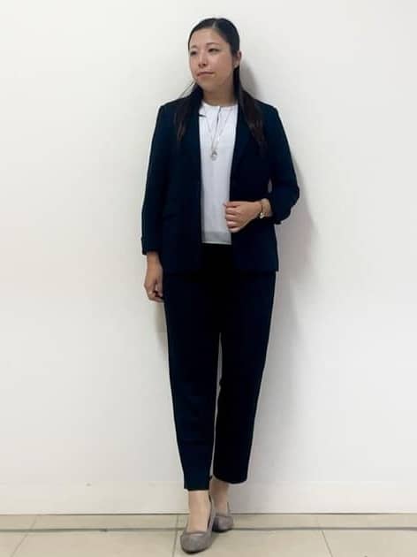 chisaさんの「Reflect｜【一枚着で着映え◎／ジャケットのインナーにも】フロント開きブラウス」を使ったコーディネート