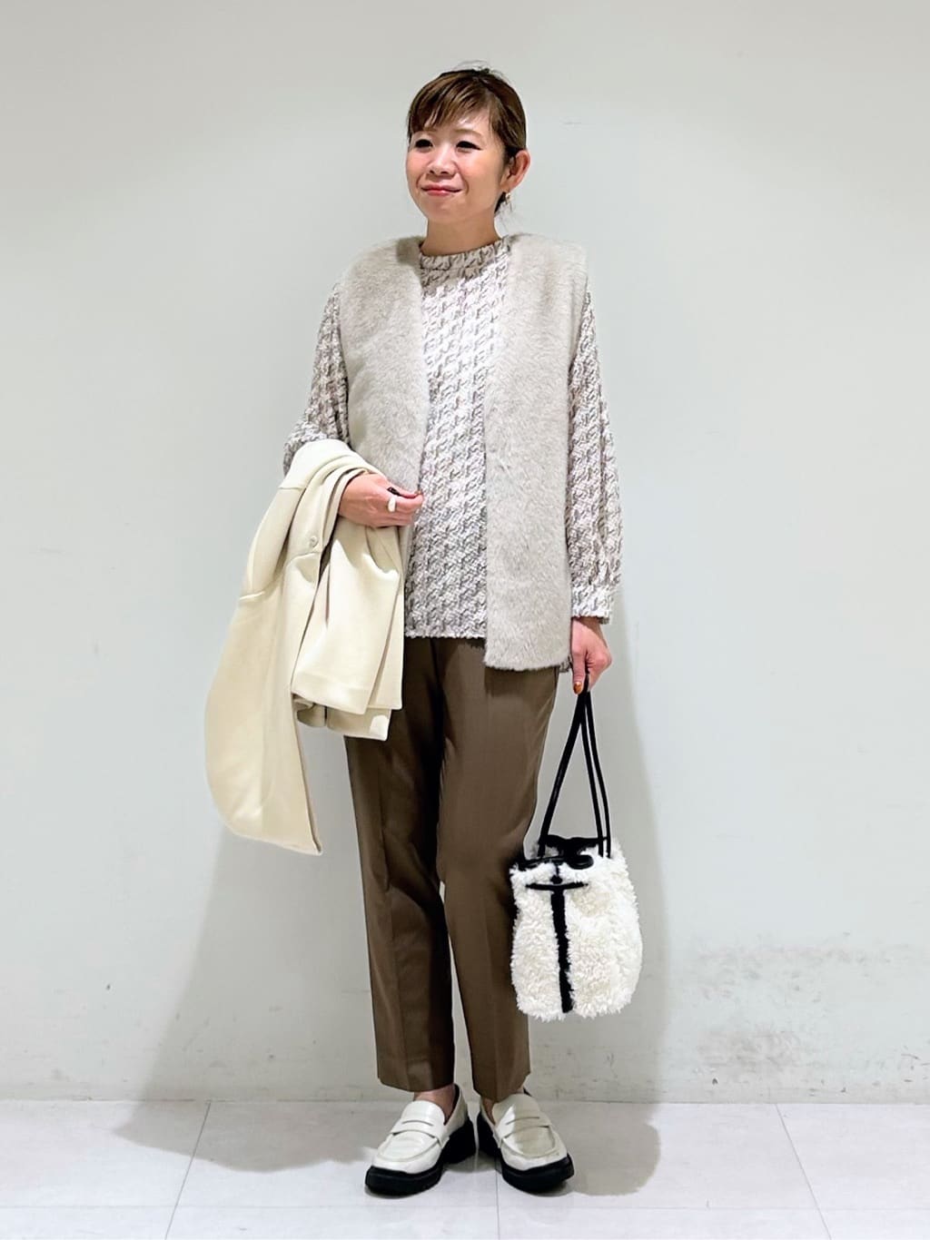 tsuyuさんの「INDIVI｜【軽羽織り】フーディーライトコート」を使ったコーディネート