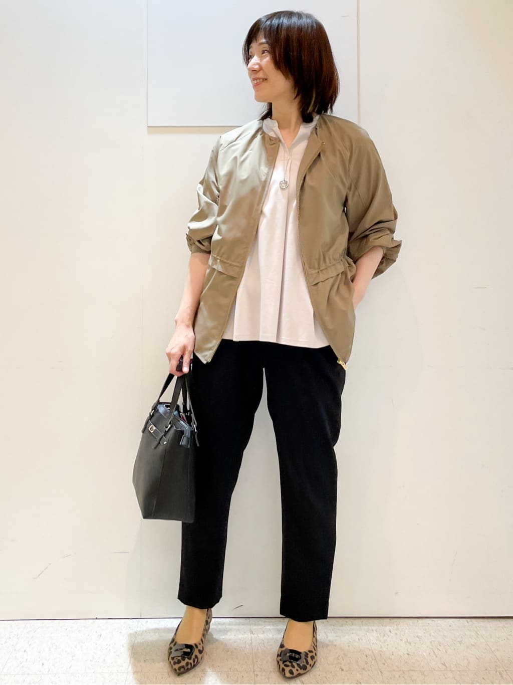 めいさんの「Reflect｜【すっきり見え！長め丈／マシンウォッシュ可】スキッパーネックジャージトップス」を使ったコーディネート