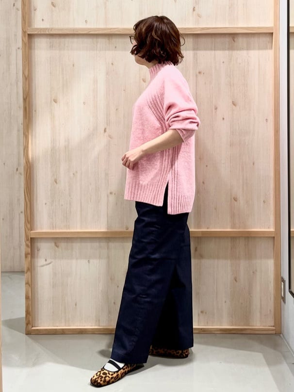 nakoさんの「THE SHOP TK｜ふんわり柔らかきれい色 ウール混ハイネックニット」を使ったコーディネート