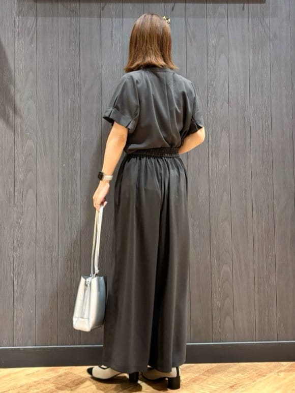 meiさんの「SHOO･LA･RUE｜【S-LL/セットアップ可/ひんやり】きちんと見えで上品 お袖タック スキッパーブラウス」を使ったコーディネート