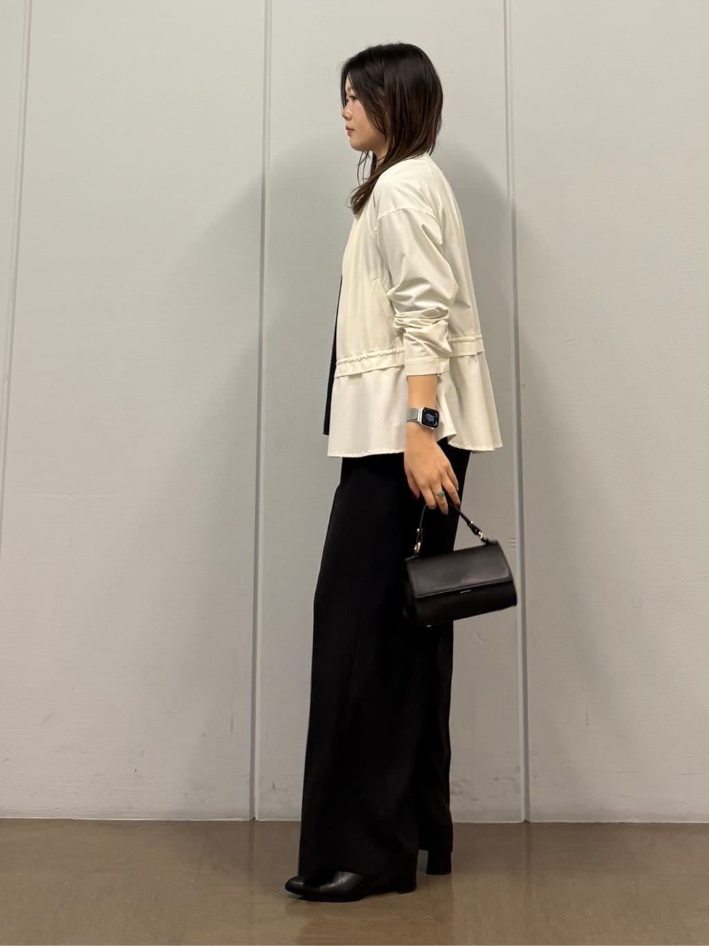 mizukiさんの「INDIVI｜【セットアップ可能】ビスチェレイヤード風トップス」を使ったコーディネート