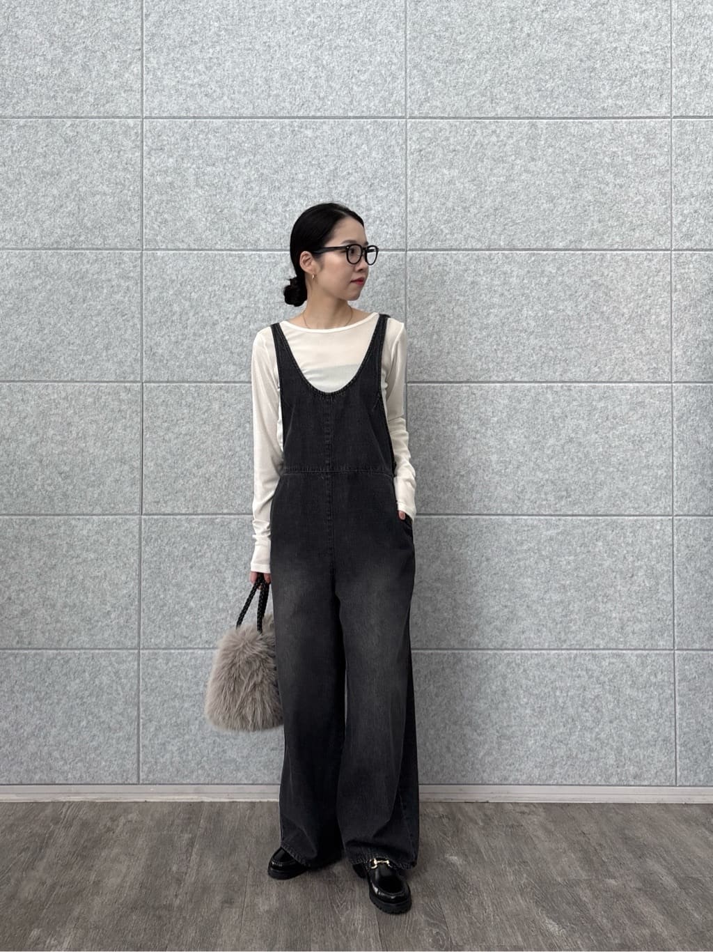 ひなさんの「INDIVI｜デニムサロペット」を使ったコーディネート