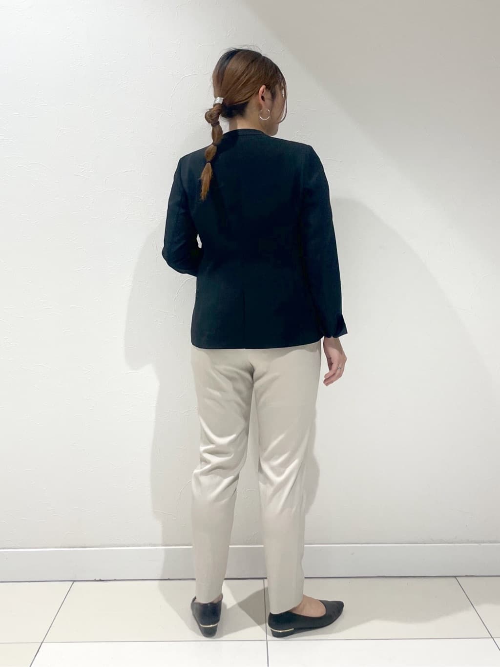YUUKIさんの「INDIVI｜【定番スーツ／UVケア／洗える】ウール調ノーカラージャケット」を使ったコーディネート