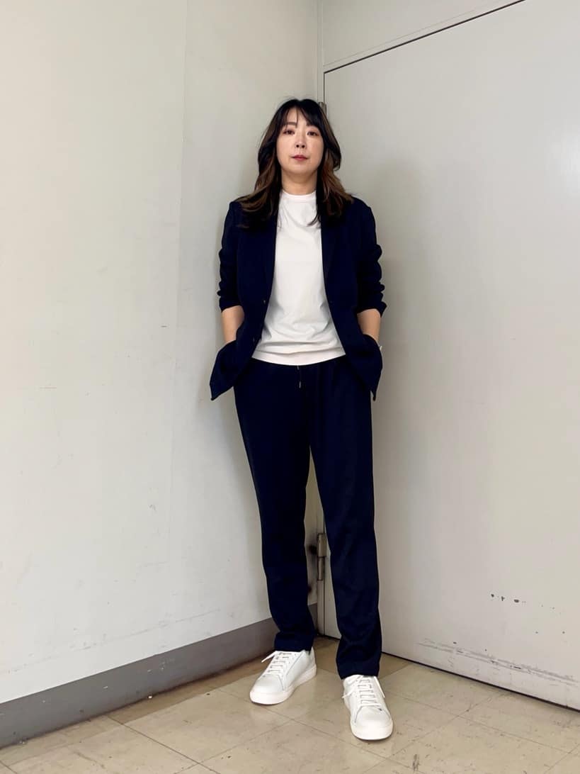 iwさんの「TAKEO KIKUCHI｜【JUST ONE LAYER】ダウンファブリック テーラード ジャケット」を使ったコーディネート