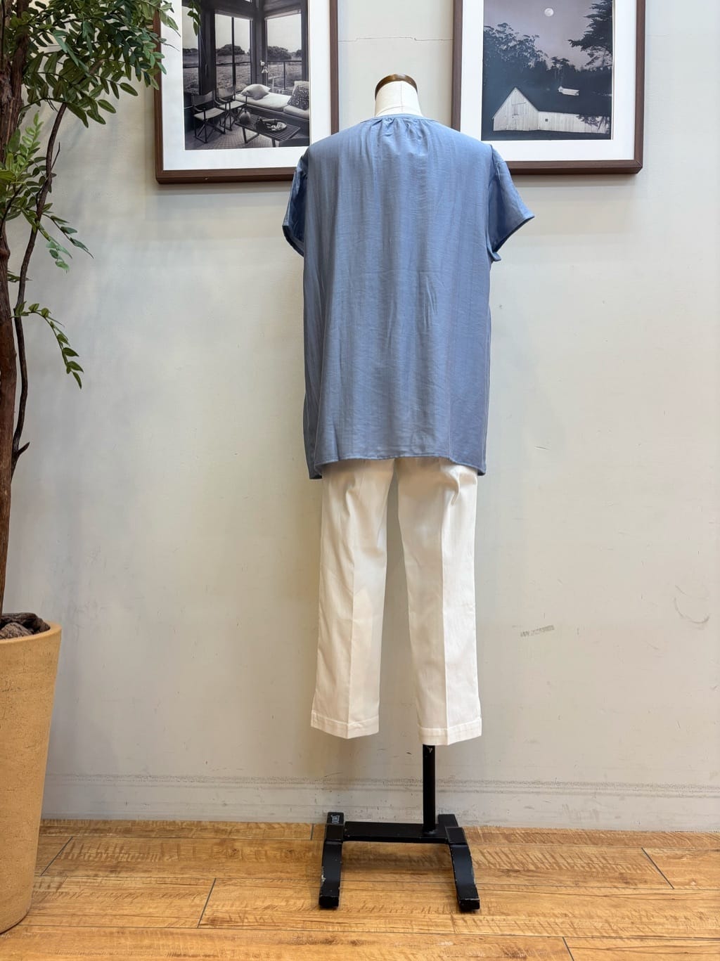 maiさんの「SHOO･LA･RUE｜【S-LL/ひんやり】インせず決まる タックプリーツシャツ」を使ったコーディネート