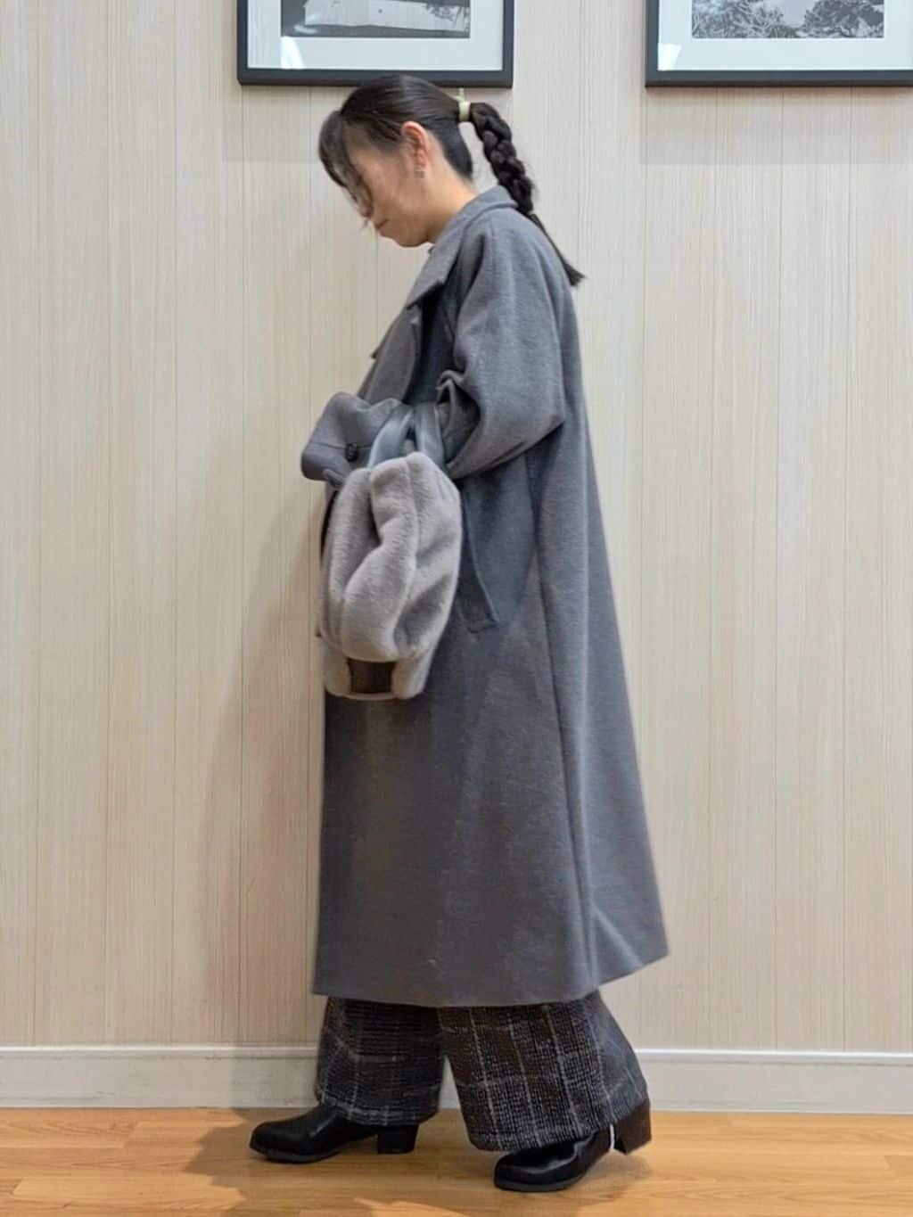 Saoさんの「SHOO･LA･RUE｜【S-LL】きらっと華やか ふんわりラメフェザーニット」を使ったコーディネート