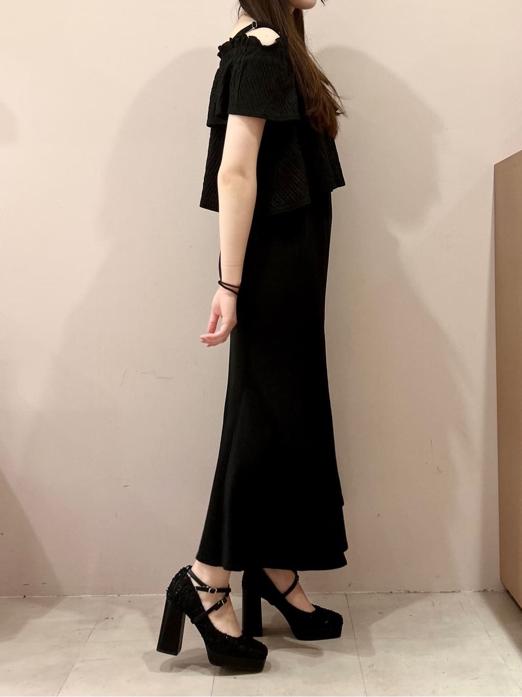 takeさんの「ESPERANZA｜スクエアトゥダブルストラップ厚底パンプス」を使ったコーディネート