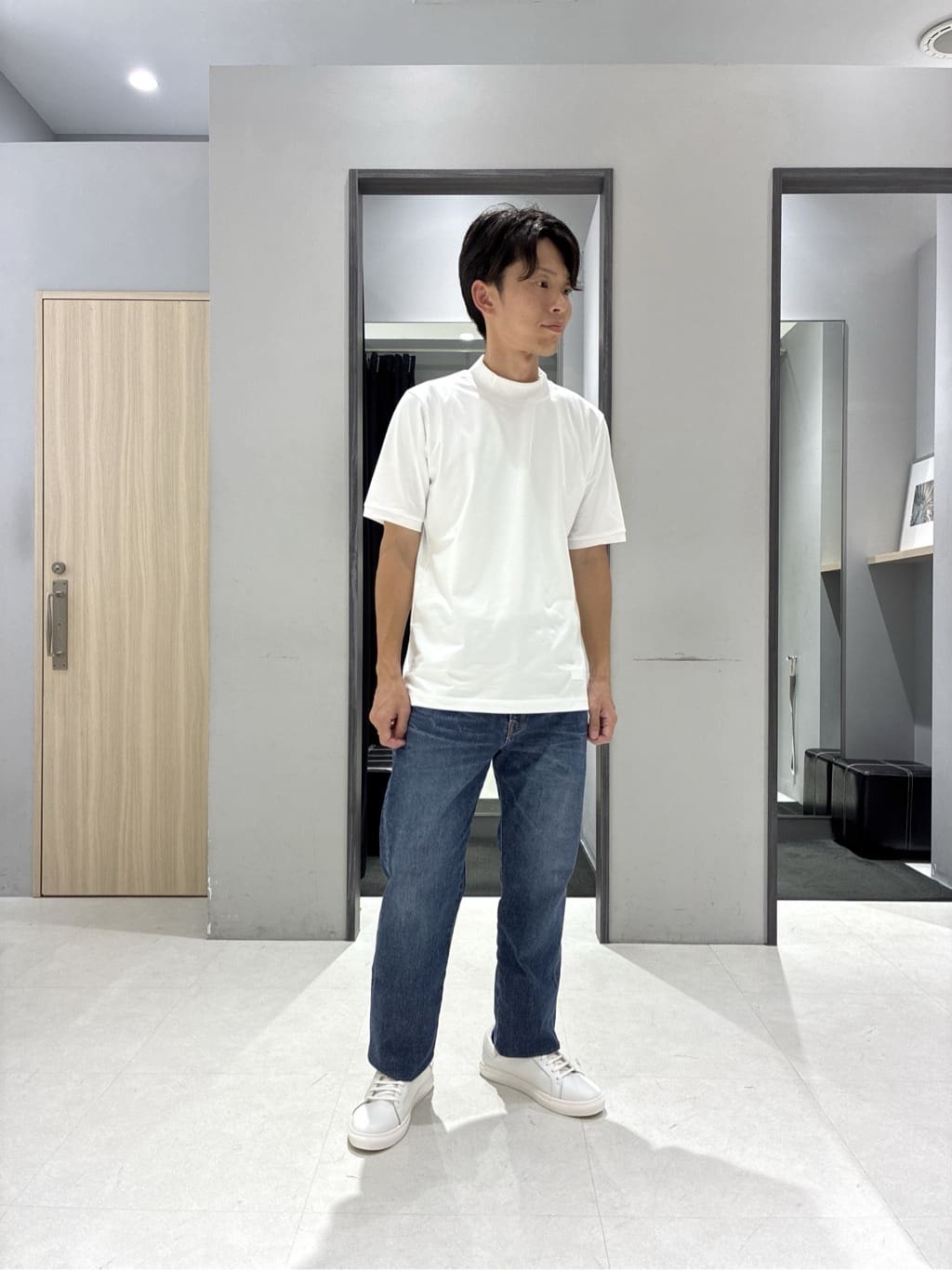 わいずみさんの「TAKEO KIKUCHI｜クールマックス 鹿の子 フラワープリントシャツ」を使ったコーディネート